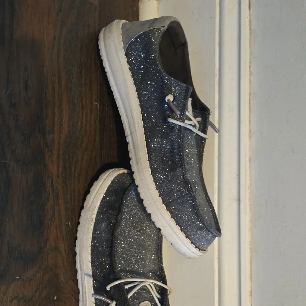 Hey Dude Womens Shoes Size 11 - Sparkly Silver - Picture 4 of 8